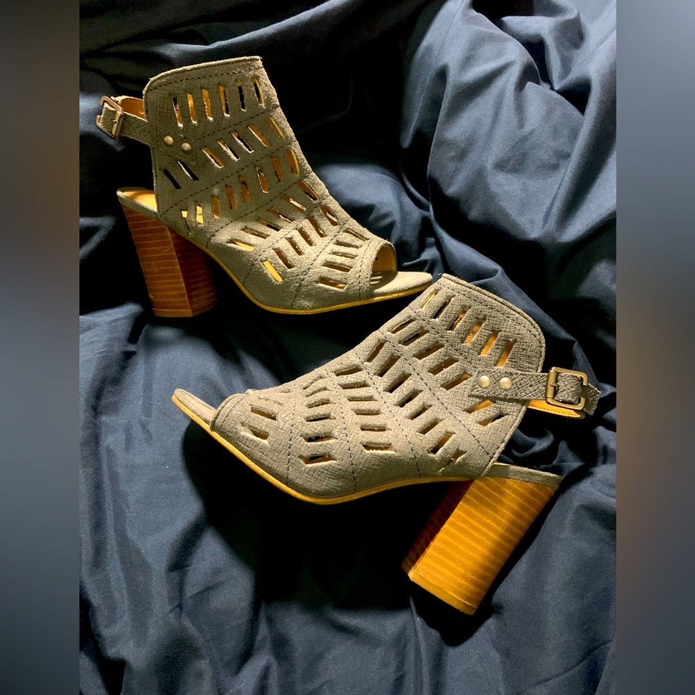 Blue ankle boot, wood heel size 9 1/2